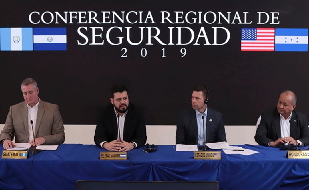 Kevin McAleenan se reunió con sus homólogos de El Salvador, Guatemala y Honduras para dar seguimiento a 12 acuerdos entre estos países. Foto: AP