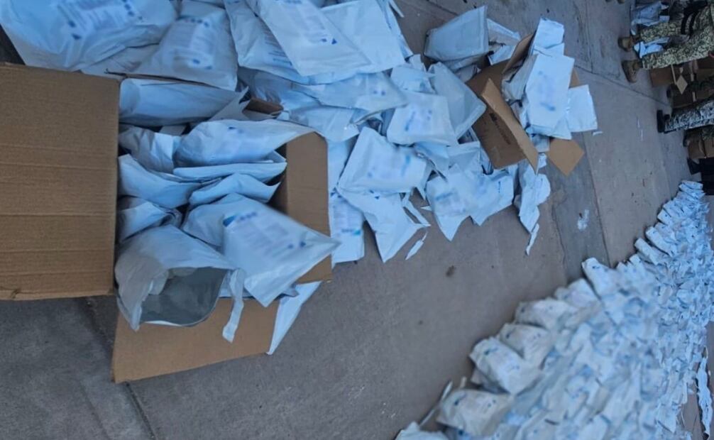 Bolsas con drogas aseguradas en Sonora (25/09/2025). Foto: Especial