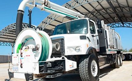 Entregan equipo de emergencia hidráulica a 3 estados