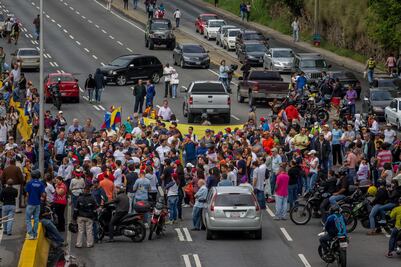Con 'trancazo', venezolanos rechazan constituyente convocado por Maduro