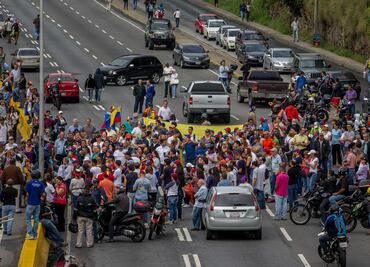 Con 'trancazo', venezolanos rechazan constituyente convocado por Maduro
