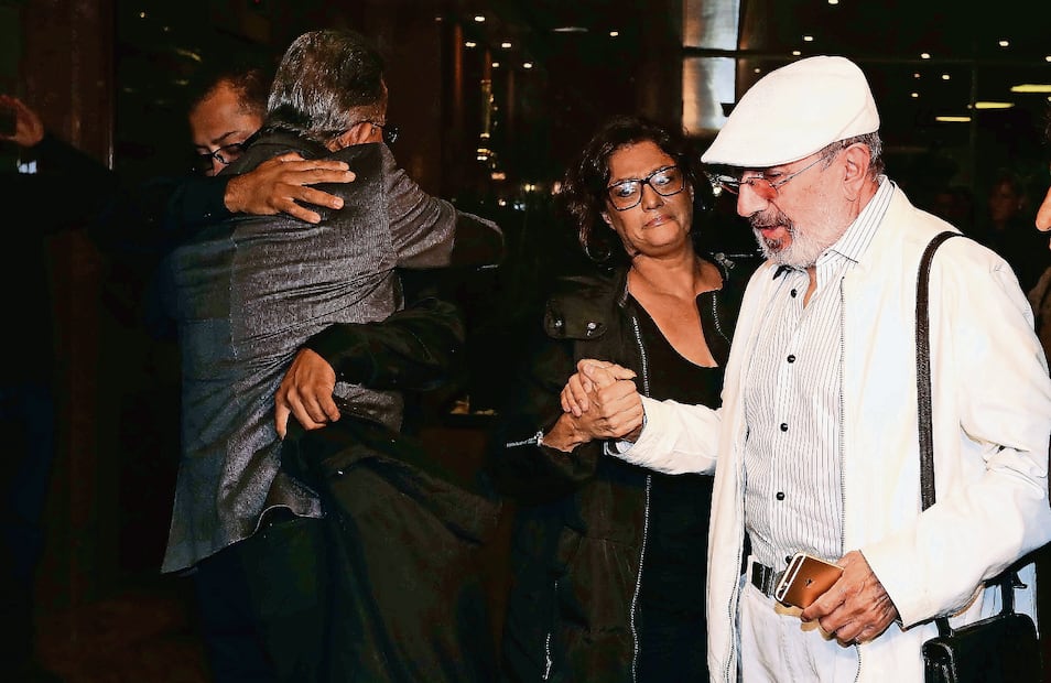 Hugo Macías Macotela en su arribo al funeral de Evita Muñoz "Chachita" e, 2016.
Foto: EL UNIVERSAL, archivo