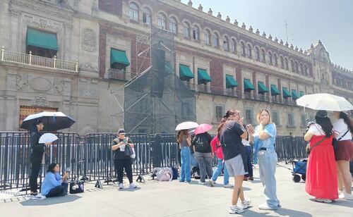 Comienzan a llegar las primeras ARMY al Zócalo de la Ciudad de México.
Foto: Eduardo Dina/EL UNIVERSAL.