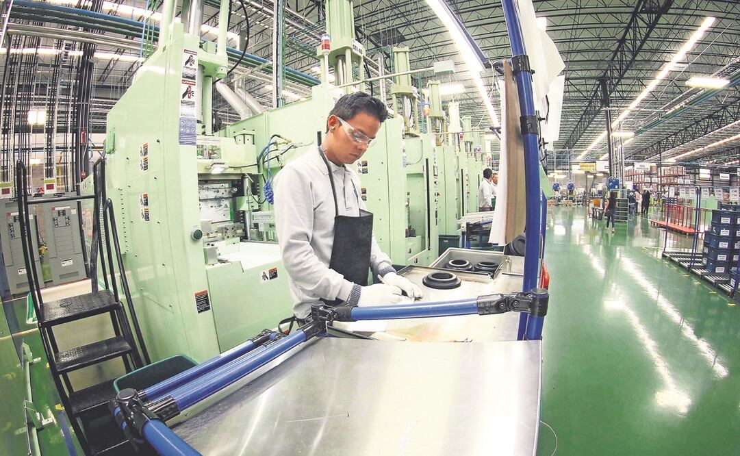 México debe pasar a ser un país exportador de valor agregado en manufacturas, según el Idic. Foto: Archivo/ EL UNIVERSAL 