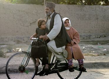 Envenenan a más de 300 alumnas en Afganistán