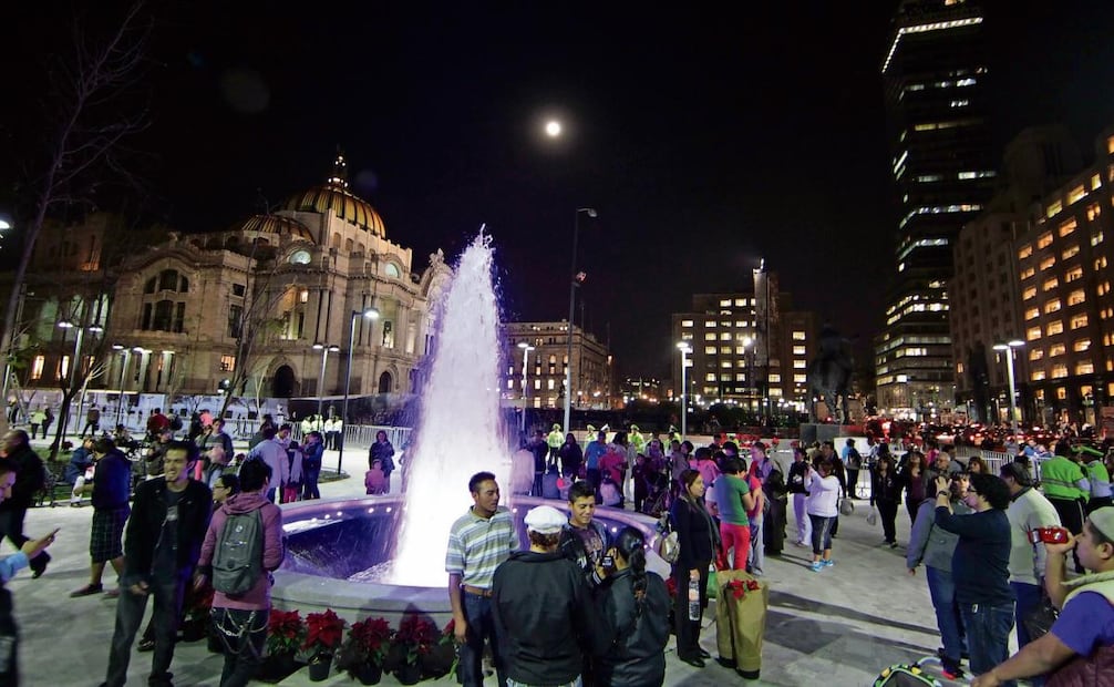 Como parte de la intervención se repararon las fuentes y colocaron luces led. Foto de Ramon Romero.