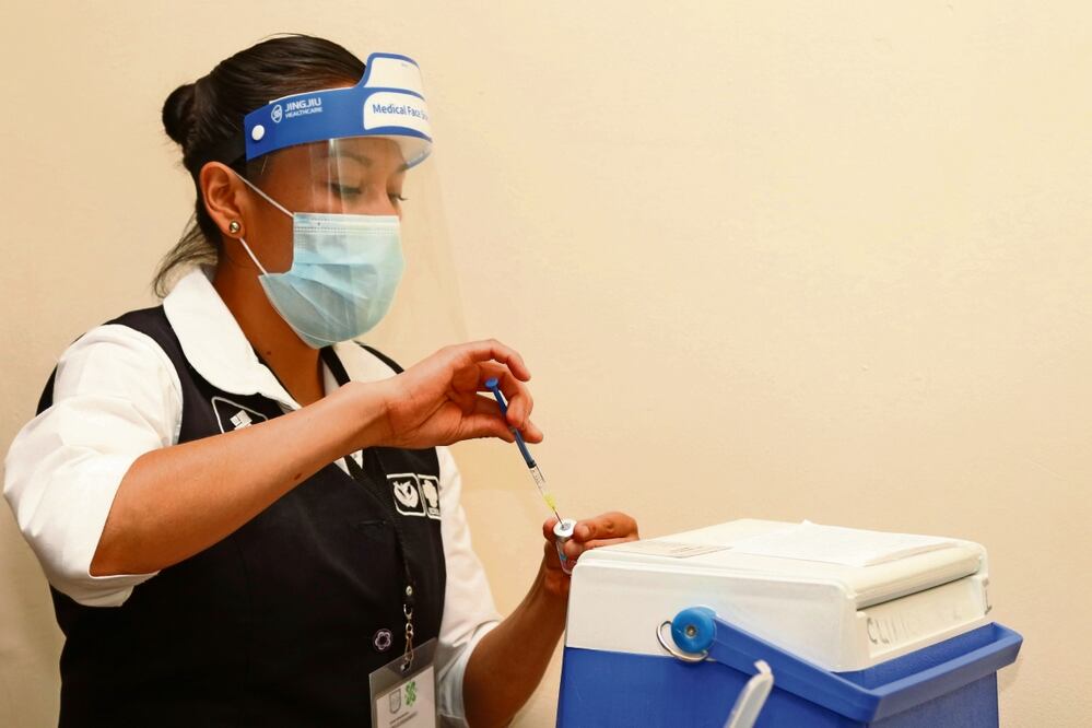 Al término de 2023, se incurrió en un subejercicio de 41% del presupuesto para el programa nacional de vacunación. Foto: Archivo / EL UNIVERSAL