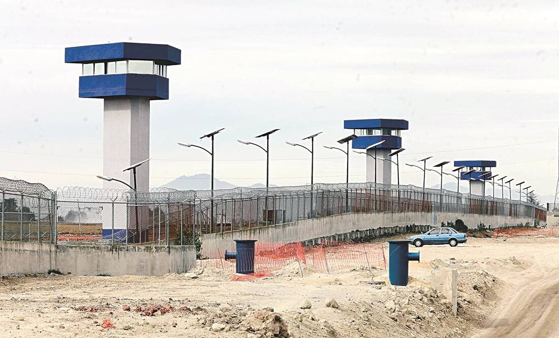 Tras salir del penal de El Altiplano, José Ángel Casarrubias, El Mochomo, fue privado de su libertad, pues no se le mostró una orden de aprehensión que justificara su segundo arresto, dijo su abogado, Arturo Onofre. Foto: ARCHIVO EL UNIVERSAL