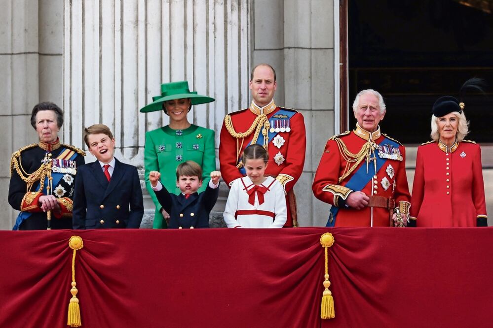 La impactante noticia llega en medio de la propia batalla del rey Carlos III contra la enfermedad después de que el Palacio de Buckingham anunciara el 5 de febrero que al monarca le habían diagnosticado "una forma de cáncer".