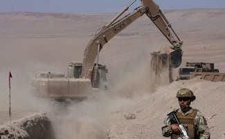 Kast inicia construcción de en la frontera con Perú; “Chile ha sido vulnerado por la inmigración ilegal", asegura