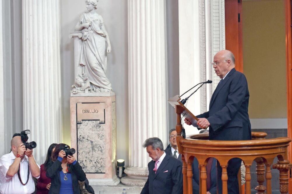 El secretario de Salud, José Narro, acudió a la toma de protesta de la nueva Mesa Directiva de la Academia Nacional de Periodistas de Radio y Televisión (SSA)