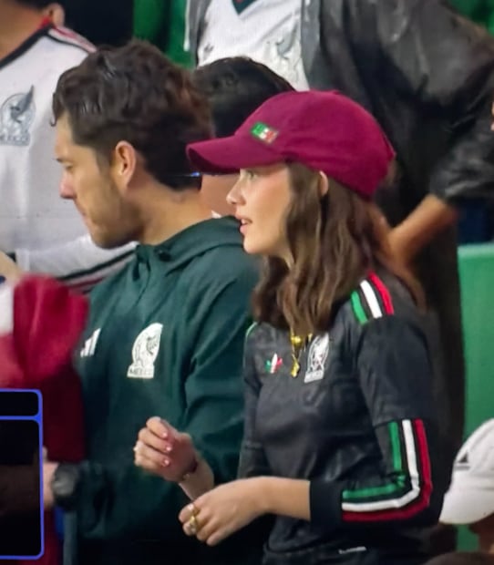 Renata Haro en las pantallas del Estadio Ciudad de México.