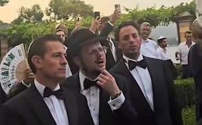 El expresidente Enrique Peña Nieto en la boda del cantante israelí Omer Adam con Sacha Israelovich, en Portofino, Italia. Foto: Instagram efraimfeder