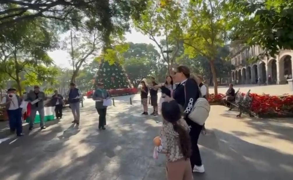 Protestan en Cuernavaca por Venezuela; ciudadana venezolana confronta a manifestantes.
Foto: Especial.