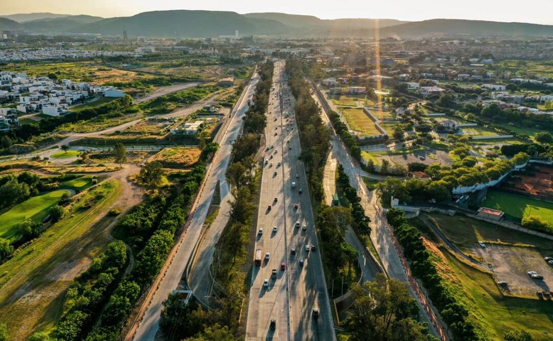 Periférico de Guadalajara, ciudad más poblada del Bajío. Foto: Twitter. @EnriqueAlfaroR