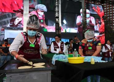 Hoy, último día de la Feria del Maíz y la Agrobiodiversidad en el Monumento a la Revolución