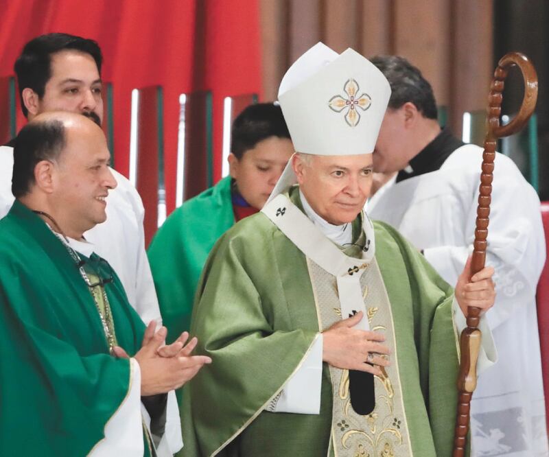 El arzobispo Carlos Aguiar Retes opina que los católicos deben ser mansos y humildes de corazón, así como servidores libres para tener una mejor vida. Archivo EL UNIVERSAL