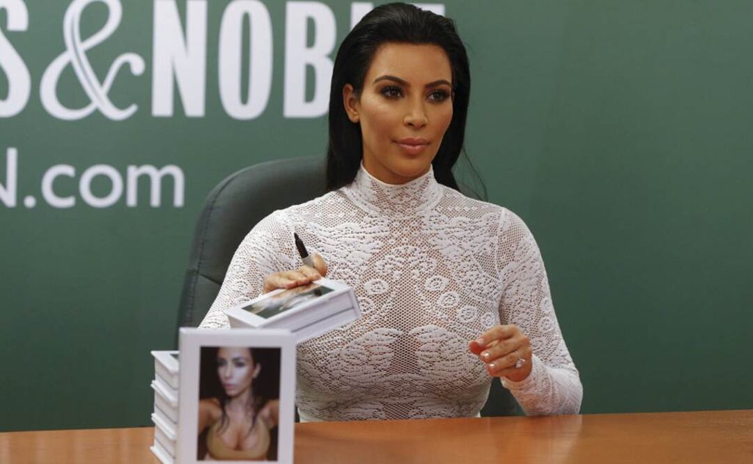 Kardashian presentó su libro Selfish Foto:Reuters
