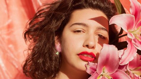 "Se puede vivir una vida plena sin importar el tamaño de tu cuerpo": Agus Cabaleiro, la modelo argentina que lucha contra la gordofobia