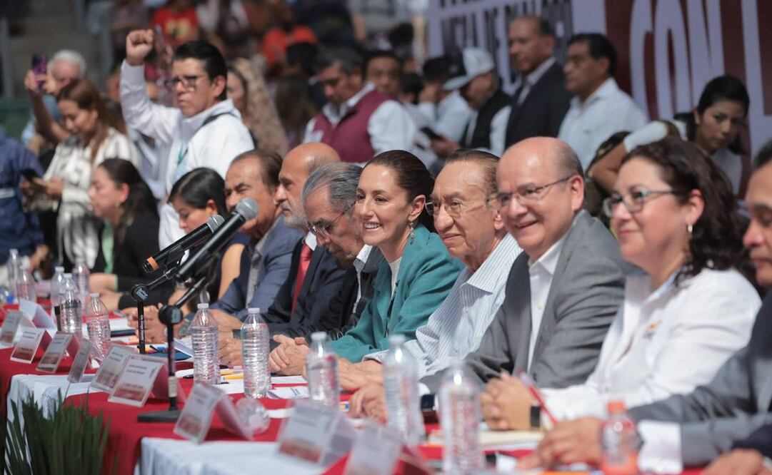 Claudia Sheinbaum en reunión con líderes sindicales / Foto: @Claudiashein