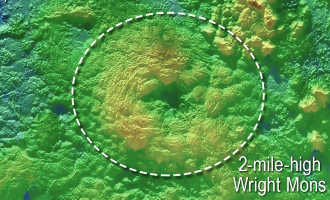 Las fotografías muestran dos montañas más o menos en forma circular. Foto: NASA