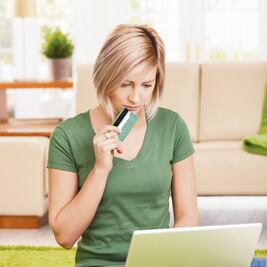 En promedio, adeudan $135 mil en tarjetas