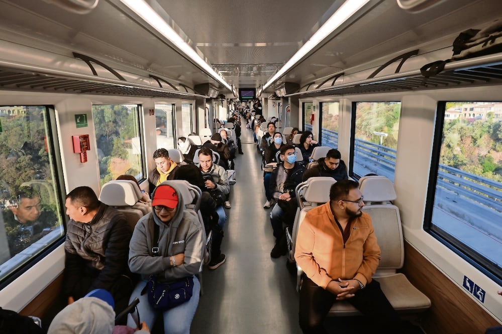 Usuarios destacaron la comodidad y rapidez con la que viajan entre la CDMX y el Edomex mediante el Tren Interurbano. Foto: Alejandro Vargas / EL UNIVERSAL