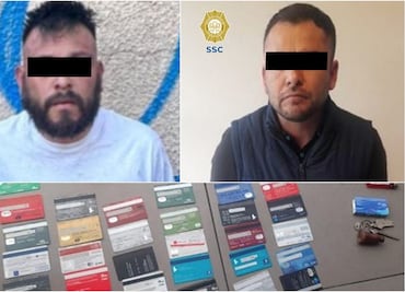 Policías ven a venezolanos sospechosos afuera del banco; tras revisión les hallan 33 tarjetas en Iztapalapa