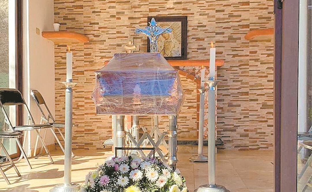 El féretro de Joaquín fue sellado con plástico. Foto: ESPECIAL