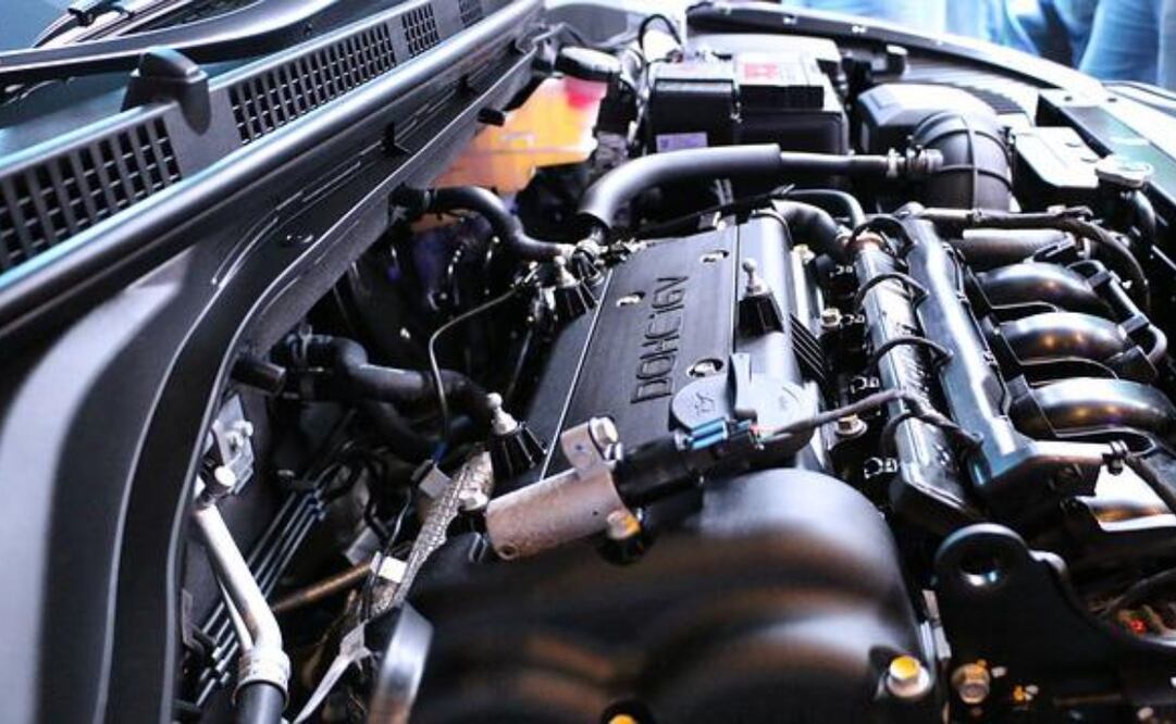 Cambia el aceite de tu coche para darle mantenimiento al motor. Foto: Pixabay