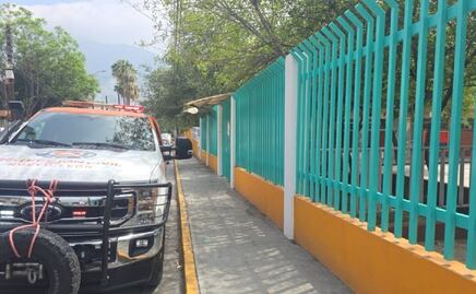Niña sufre amputación de dedo en escuela de Nuevo León; se machucó con la puerta del salón