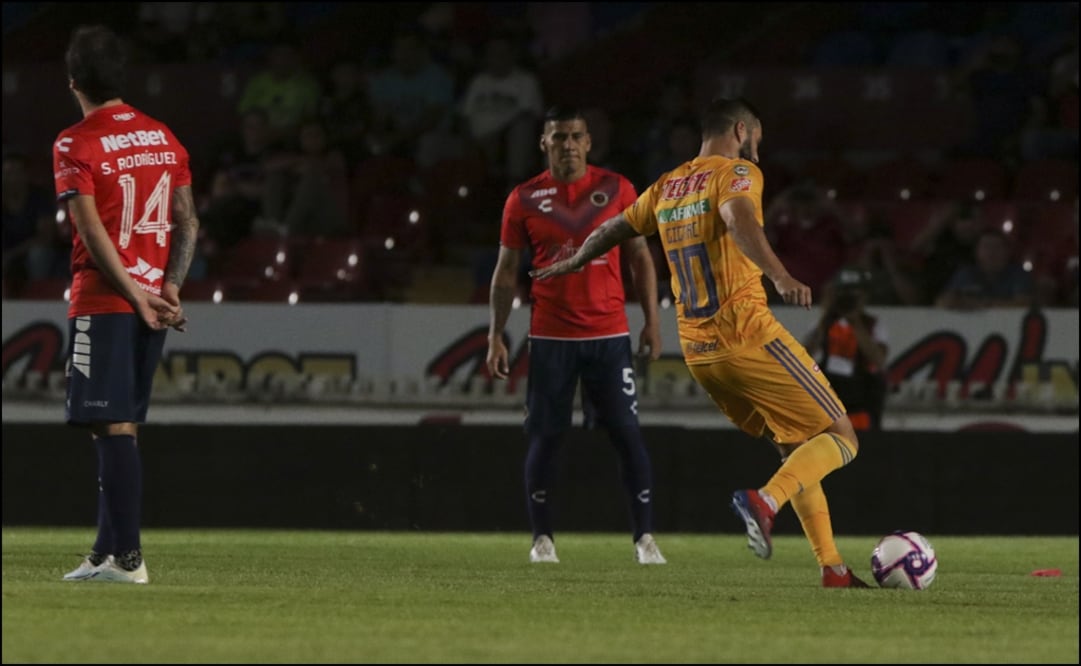 Gignac anotó el segundo gol del partido. Foto: Imago 7