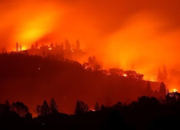 Aumenta a 76 la cifra de muertos por incendios en California