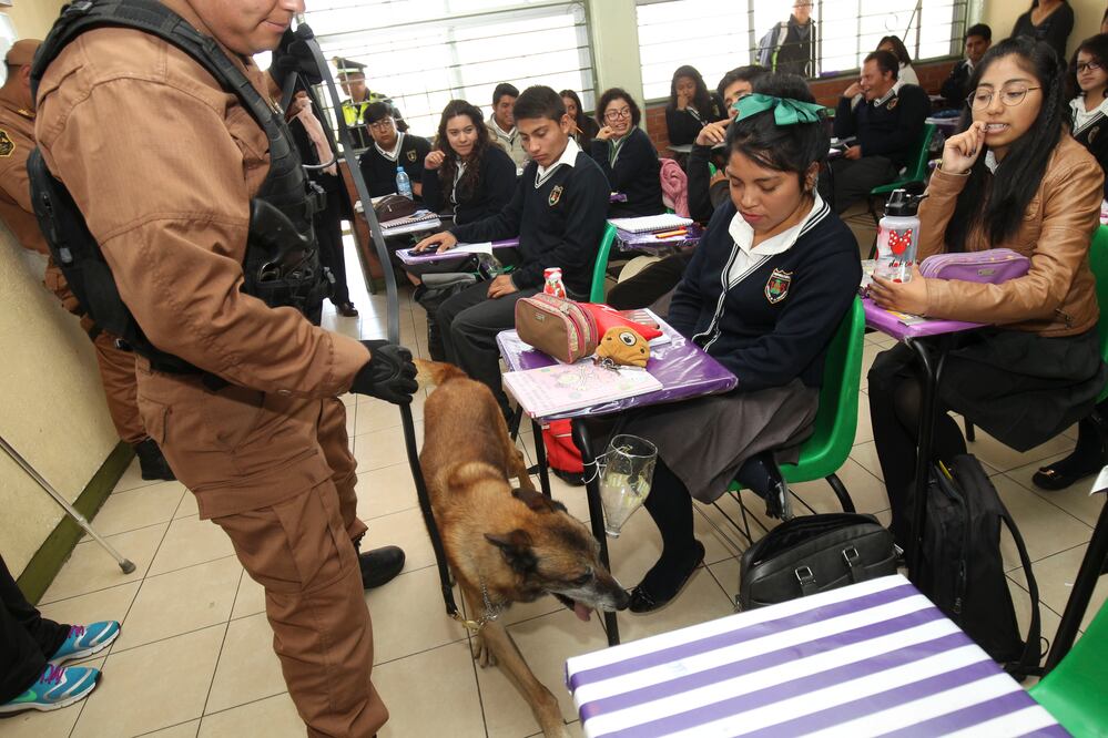 Tras alumno herido por navajazo, SEP pide a padres revisar mochilas