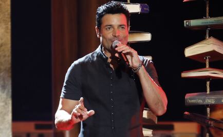 Chayanne recibe la vejez con arrugas y canas