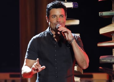 Chayanne recibe la vejez con arrugas y canas