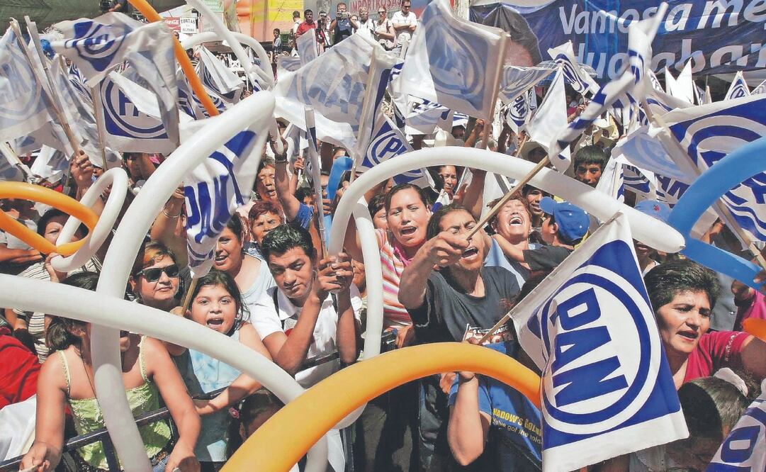 El ascenso electoral del PAN a finales del siglo pasado correspondió al agotamiento del régimen priista, consideran analistas. ARCHIVO EL UNIVERSAL