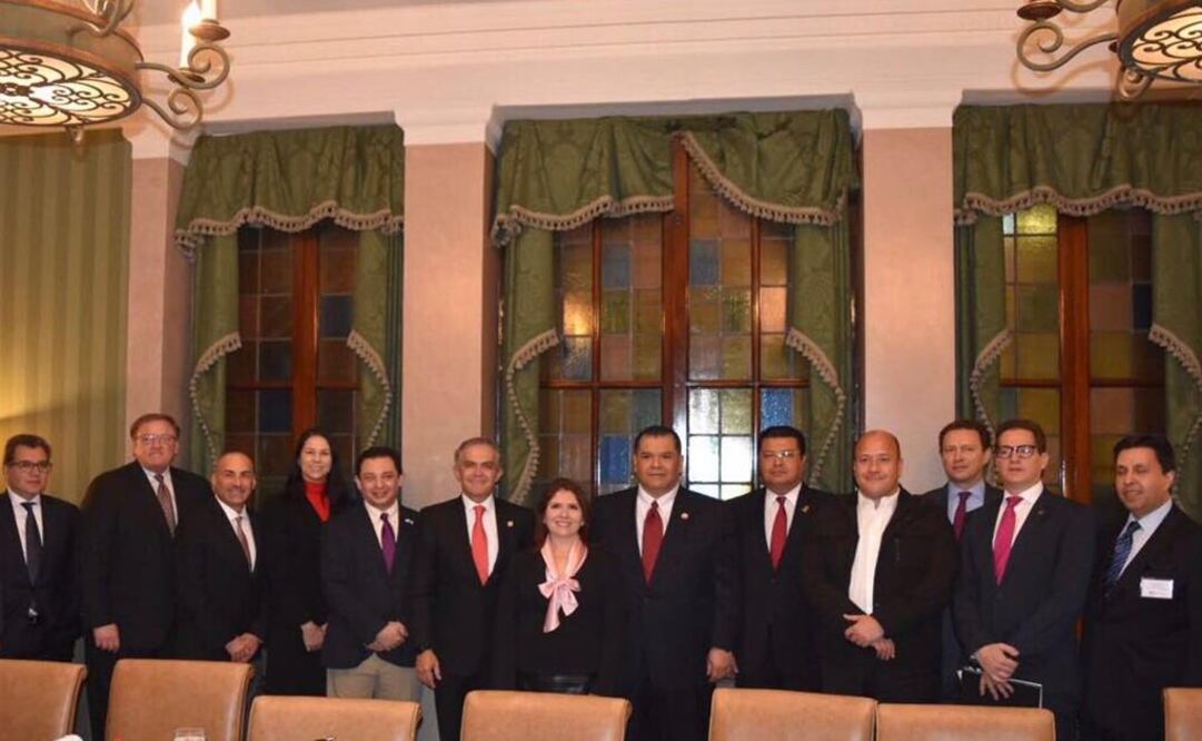 Acuerda Mancera crear fondo para defensa de migrantes