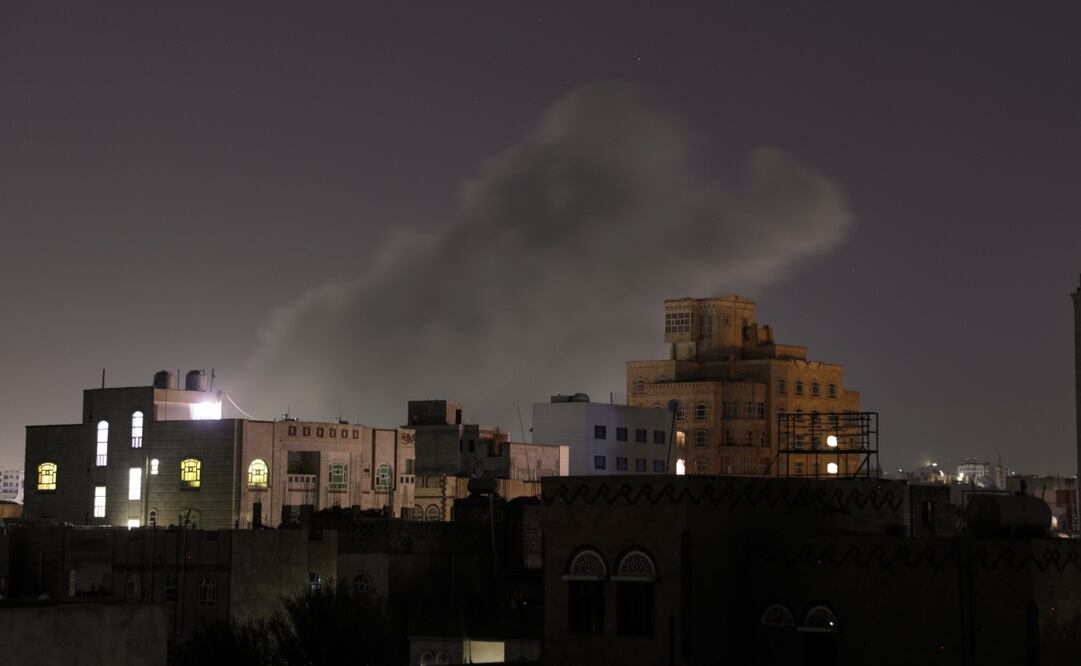 Ataques aéreos estadounidenses en Saná, Yemen, el sábado 19 de abril de 2025. Foto: AP