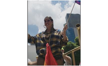 Coronan a Galilea Montijo como reina gay 2019