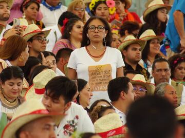 En plena Guelaguetza, cineasta Ángeles Cruz exige atender violencia contra San Miguel El Grande, Oaxaca
