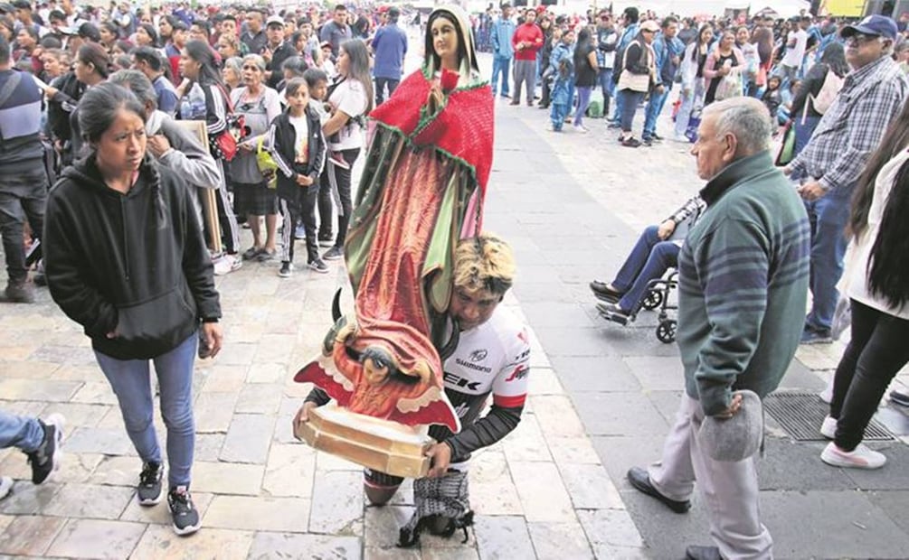 Guadalupanos de todo México llenan la Basílica, para cantar las mañanitas a la Virgen