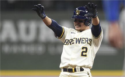 Gran actuación de Luis Urías en triunfo de Milwaukee