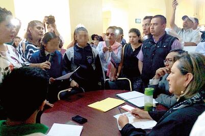 Una menor increpa a Xóchitl Gálvez