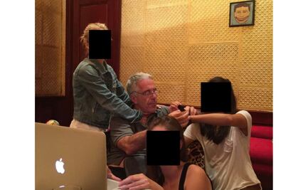 Demócratas publican nuevas fotos de Epstein con Bannon, Chomsky y Woody Allen; presionan a Trump para revelar documentos