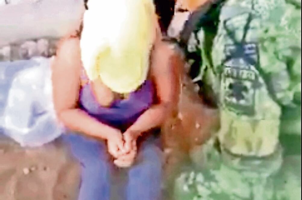 Maltrato. La víctima fue torturada por tres mujeres, dos vestidas con uniforme del Ejército y una con el de la PF (ARCHIVO. EL UNIVERSAL)