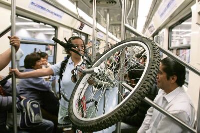 Tribunal avala viajar a diario en  Metro con bicis plegables  