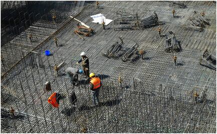 Desplome récord de producción y empleo en constructoras por coronavirus