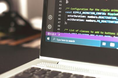 Razones económicas, principales causas de hackeos en 2024; solo 4% lo hacen por espiar: Google