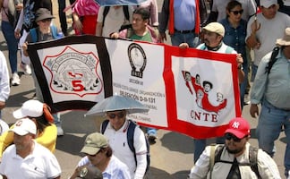 Maestros de la Sección 7 del SNTE en Chiapas marchan en calles de Tuxtla Gutiérrez; inician paro de labores de 48 horas